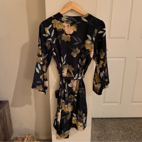 Storia Dark Blue Floral Satin Robe Size Small - Picture 5 of 5